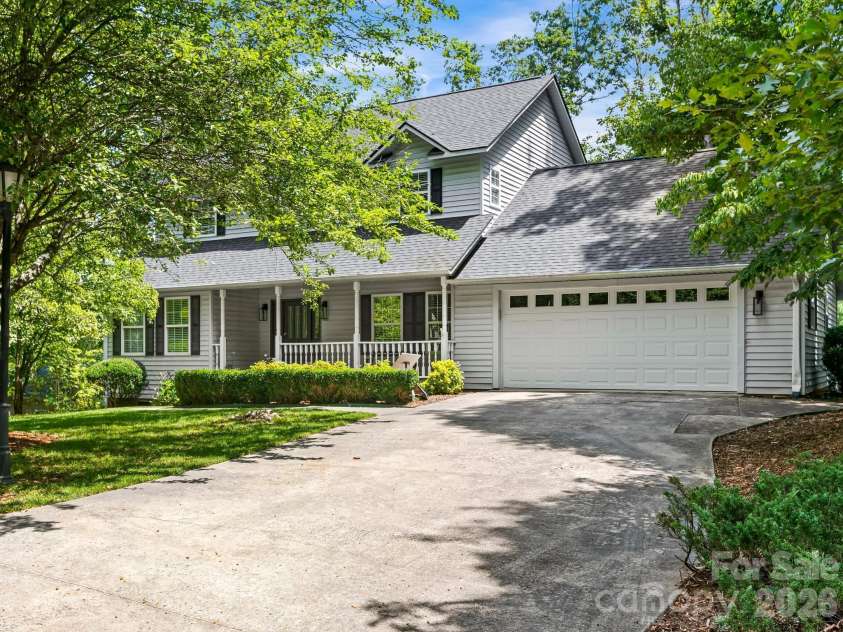 302 Shadecrest Lane, Mills River, NC 28759.  MLS# CAR4392310, YatesRealty ID 38524. 