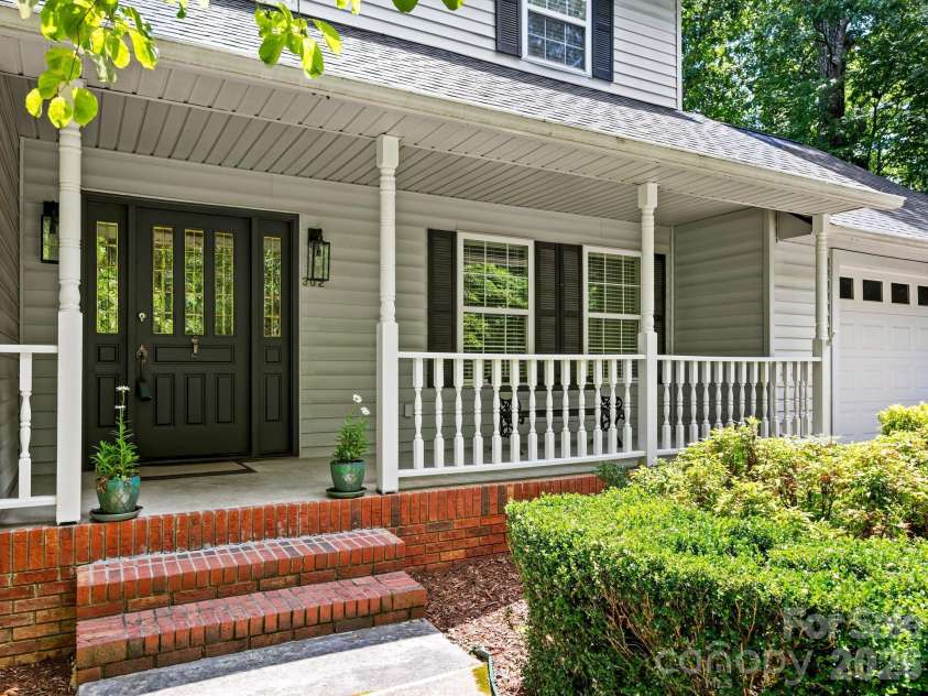 302 Shadecrest Lane, Mills River, NC 28759.  MLS# CAR4392310, YatesRealty ID 38524. 