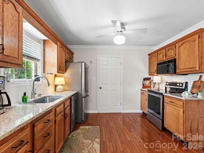 302 Shadecrest Lane, Mills River, NC 28759.  MLS# CAR4392310, YatesRealty ID 38524. 