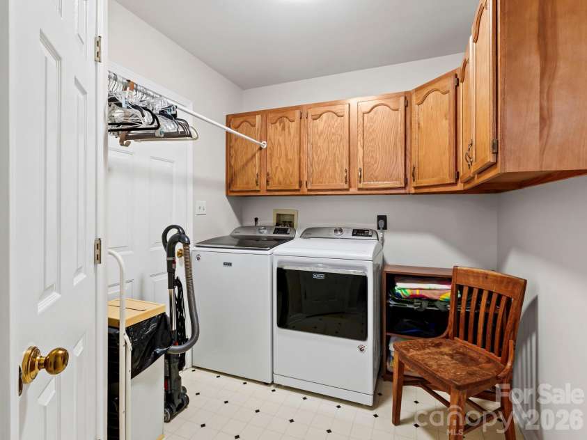 302 Shadecrest Lane, Mills River, NC 28759.  MLS# CAR4392310, YatesRealty ID 38524. 