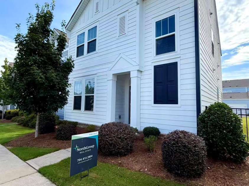 325 Johnston Drive, Pineville, NC 28134.  MLS# CAR4401573, YatesRealty ID 38527. 