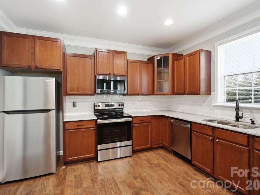 182 Wedge View Way, Statesville, NC 28677.  MLS# CAR4403962, YatesRealty ID 38528. 