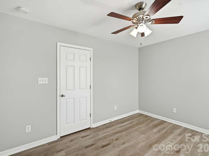 182 Wedge View Way, Statesville, NC 28677.  MLS# CAR4403962, YatesRealty ID 38528. 