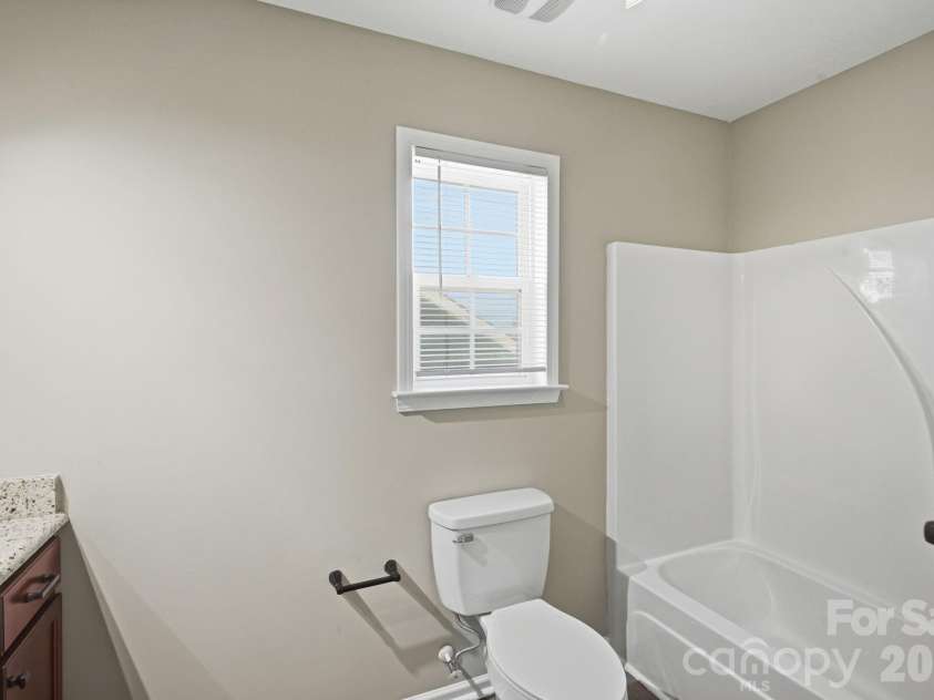 182 Wedge View Way, Statesville, NC 28677.  MLS# CAR4403962, YatesRealty ID 38528. 