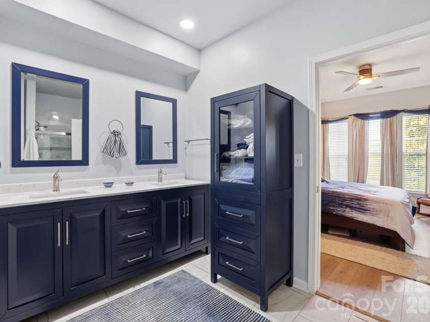 14451 San Paolo Lane, Charlotte, NC 28277.  MLS# CAR4398732, YatesRealty ID 38529. 