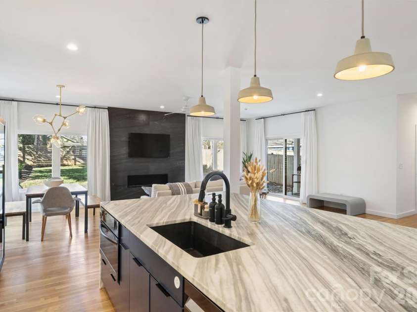 1609 Pegram Street, Charlotte, NC 28205.  MLS# CAR4331731, YatesRealty ID 3853. 