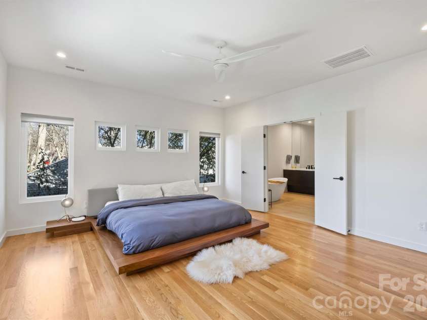 1609 Pegram Street, Charlotte, NC 28205.  MLS# CAR4331731, YatesRealty ID 3853. 