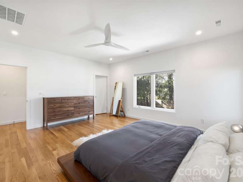 1609 Pegram Street, Charlotte, NC 28205.  MLS# CAR4331731, YatesRealty ID 3853. 