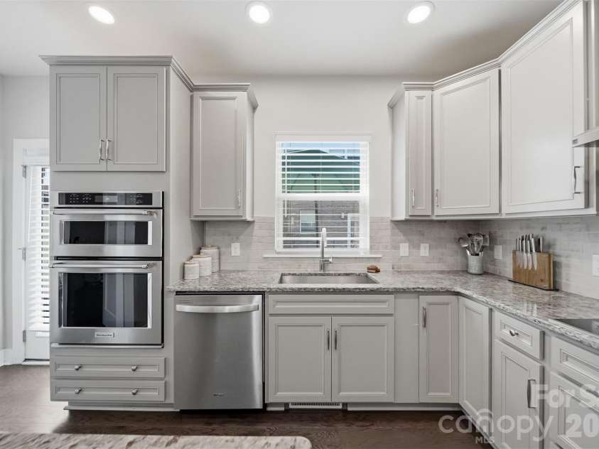 12022 Brooklyn Avenue, Charlotte, NC 28204.  MLS# CAR4405305, YatesRealty ID 38530. 