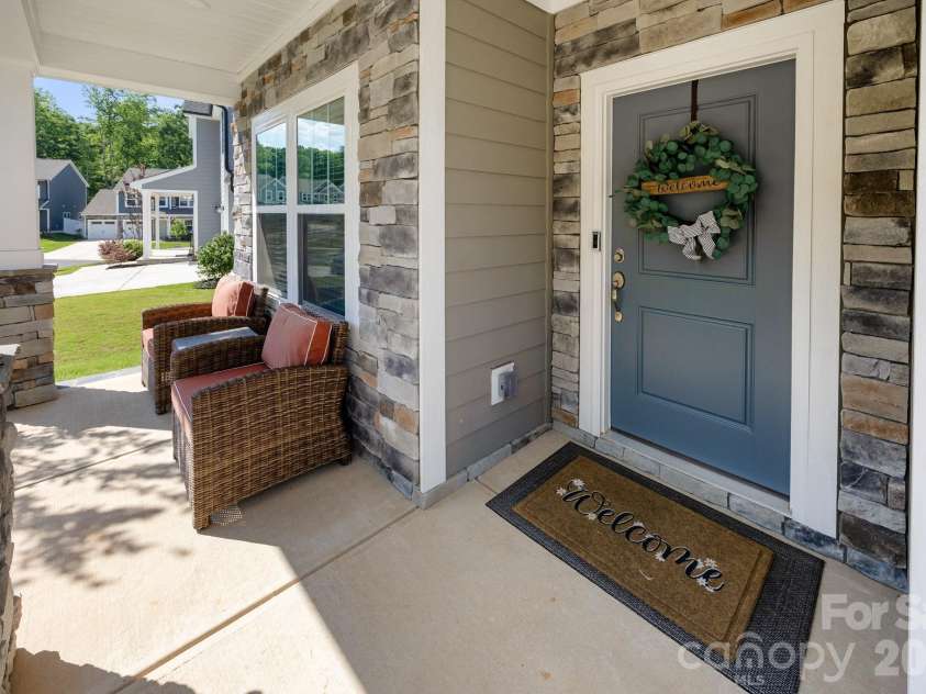 5080 Mooreland Oaks Way, Mount Holly, NC 28120.  MLS# CAR4405735, YatesRealty ID 38531. 