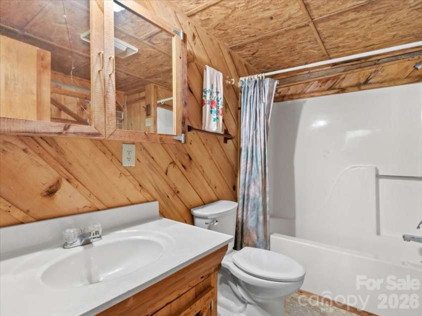 230 Chatter Box Lane, Green Mountain, NC 28740.  MLS# CAR4402999, YatesRealty ID 38533. 