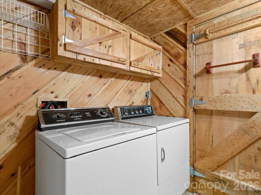230 Chatter Box Lane, Green Mountain, NC 28740.  MLS# CAR4402999, YatesRealty ID 38533. 