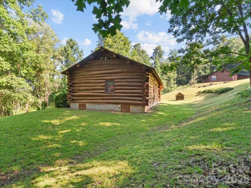 230 Chatter Box Lane, Green Mountain, NC 28740.  MLS# CAR4402999, YatesRealty ID 38533. 