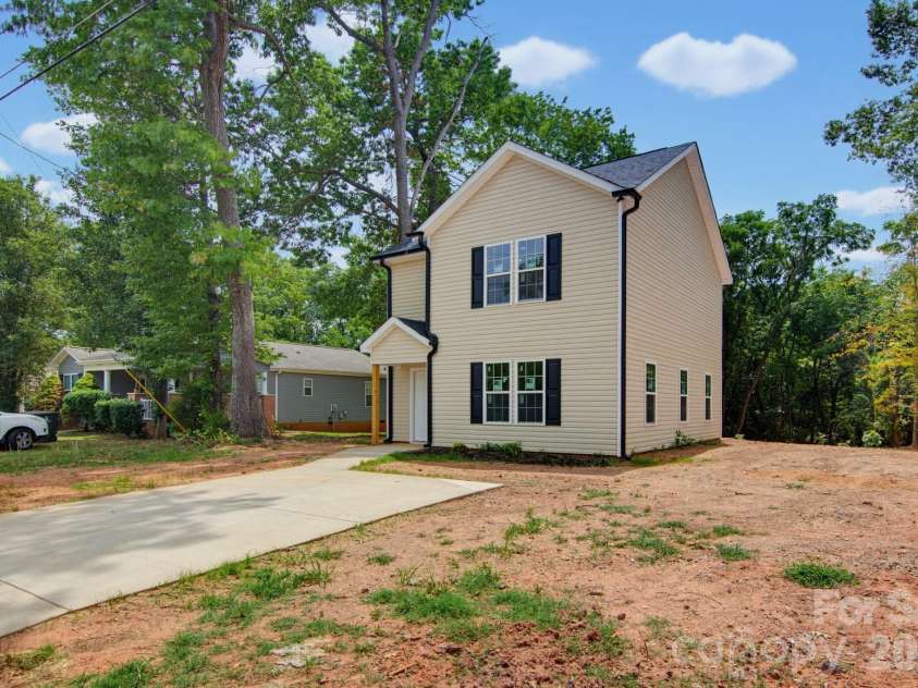 2258 Lula Street, Winston Salem, NC 27101.  MLS# CAR4403371, YatesRealty ID 38534. 
