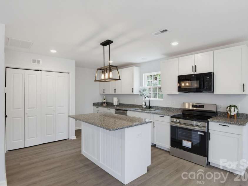 2258 Lula Street, Winston Salem, NC 27101.  MLS# CAR4403371, YatesRealty ID 38534. 