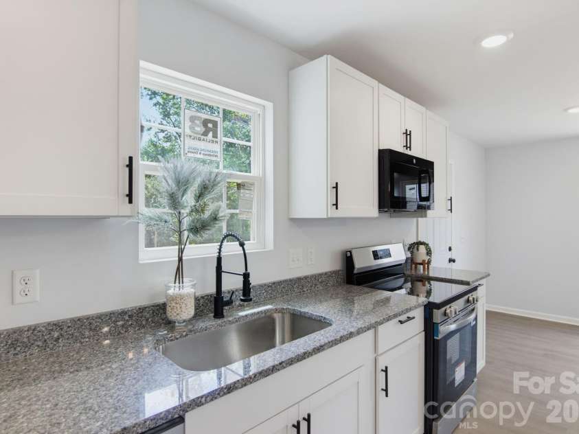 2258 Lula Street, Winston Salem, NC 27101.  MLS# CAR4403371, YatesRealty ID 38534. 