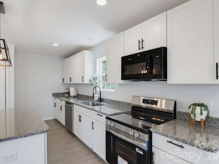 2258 Lula Street, Winston Salem, NC 27101.  MLS# CAR4403371, YatesRealty ID 38534. 