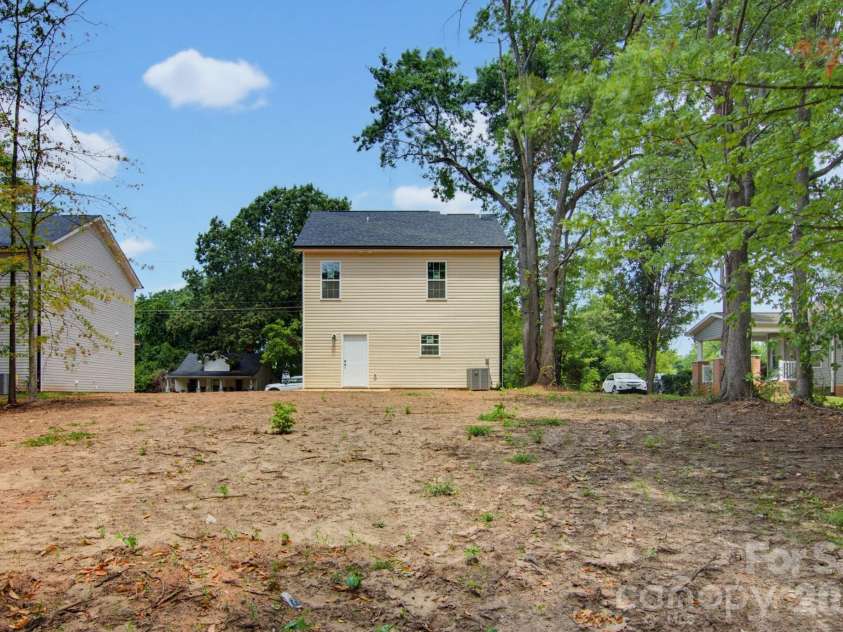 2258 Lula Street, Winston Salem, NC 27101.  MLS# CAR4403371, YatesRealty ID 38534. 