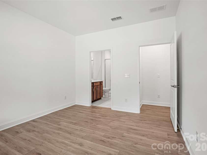 2722 Peak Court, Belmont, NC 28012.  MLS# CAR4405837, YatesRealty ID 38538. 