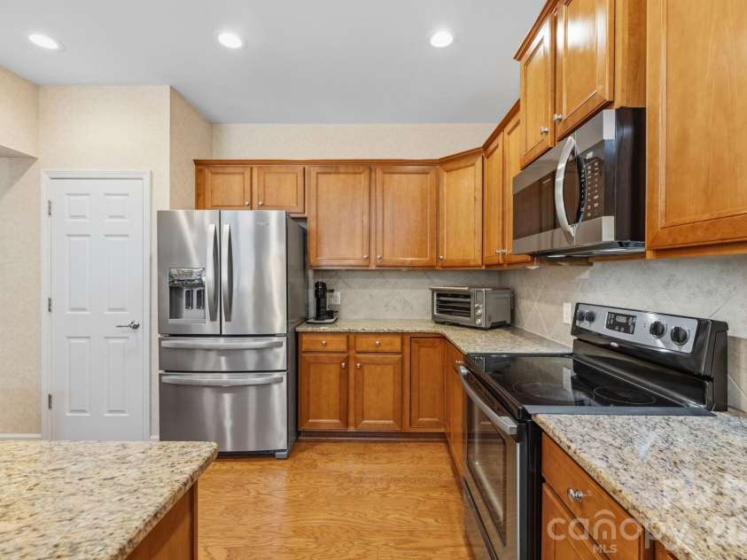 1001 Mesa Verde Drive, Fort Mill, SC 29707.  MLS# CAR4399739, YatesRealty ID 38541. 