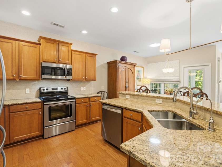 1001 Mesa Verde Drive, Fort Mill, SC 29707.  MLS# CAR4399739, YatesRealty ID 38541. Kitchen