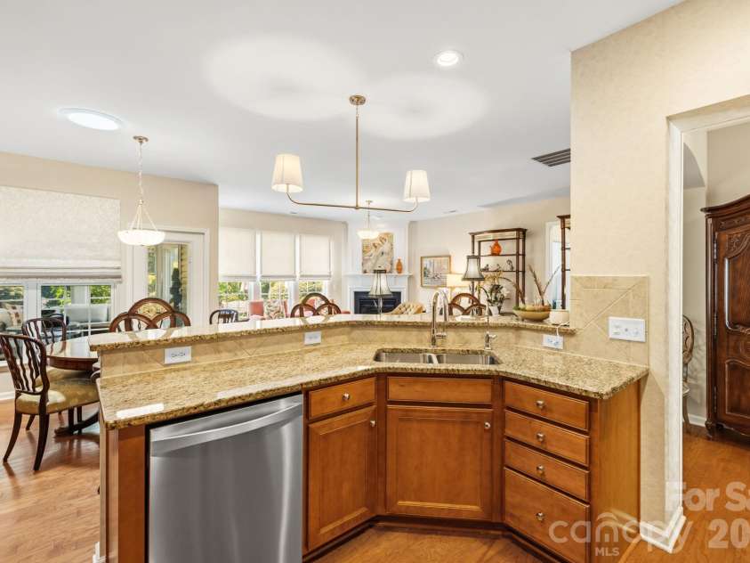 1001 Mesa Verde Drive, Fort Mill, SC 29707.  MLS# CAR4399739, YatesRealty ID 38541. Kitchen