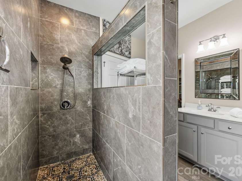1001 Mesa Verde Drive, Fort Mill, SC 29707.  MLS# CAR4399739, YatesRealty ID 38541. Primary Bath