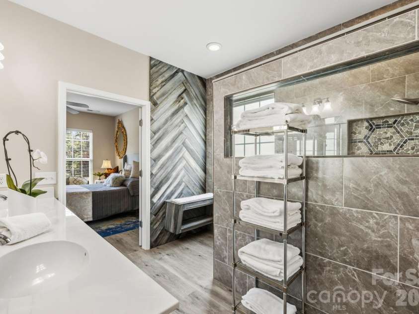 1001 Mesa Verde Drive, Fort Mill, SC 29707.  MLS# CAR4399739, YatesRealty ID 38541. Primary Bath