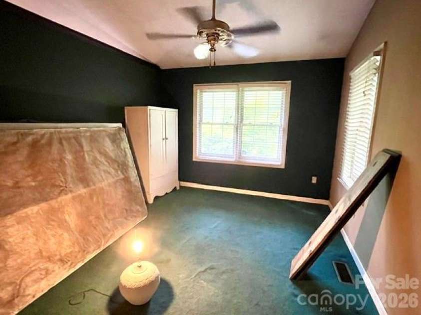 105 Chestnut Hill Road, Black Mountain, NC 28711.  MLS# CAR4405529, YatesRealty ID 38542. 