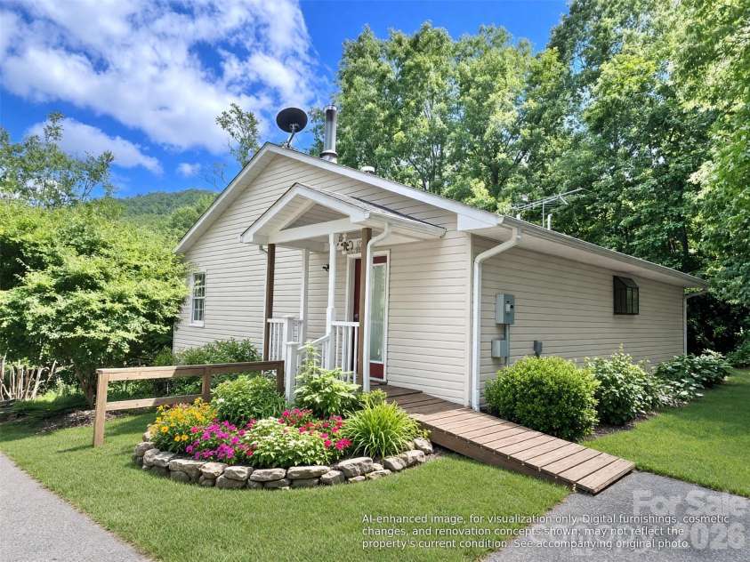 105 Chestnut Hill Road, Black Mountain, NC 28711.  MLS# CAR4405529, YatesRealty ID 38542. 
