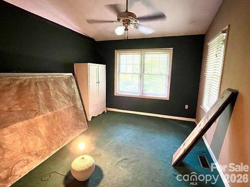 105 Chestnut Hill Road, Black Mountain, NC 28711.  MLS# CAR4405529, YatesRealty ID 38542. 