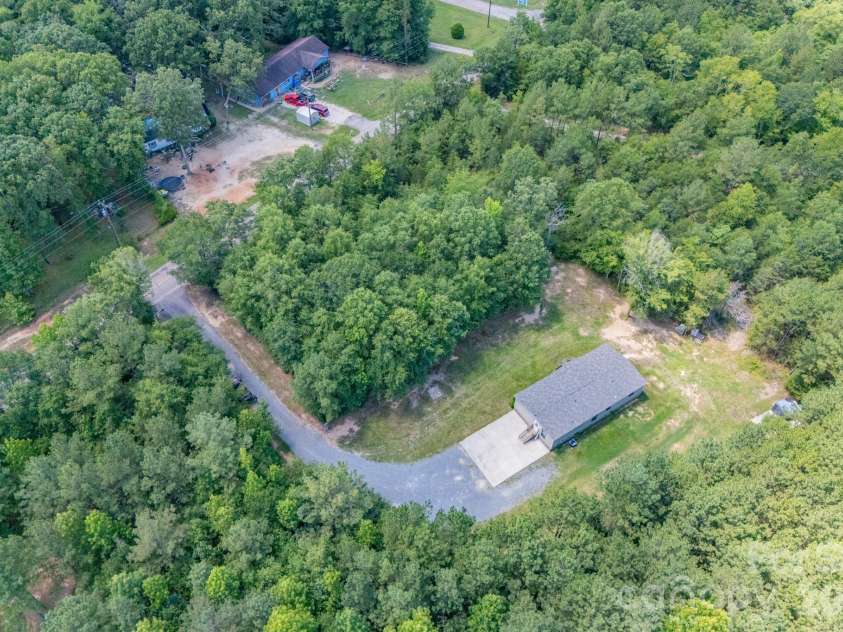 609 Edwards Road, Fort Lawn, SC 29714.  MLS# CAR4405832, YatesRealty ID 38544. 
