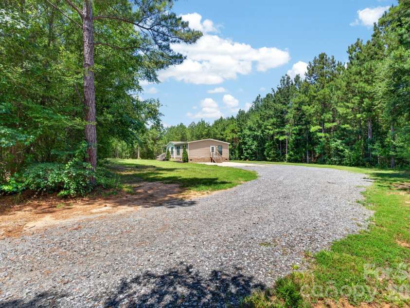 609 Edwards Road, Fort Lawn, SC 29714.  MLS# CAR4405832, YatesRealty ID 38544. 