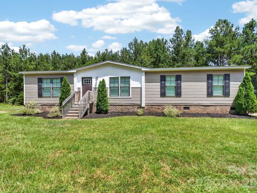 609 Edwards Road, Fort Lawn, SC 29714.  MLS# CAR4405832, YatesRealty ID 38544. 