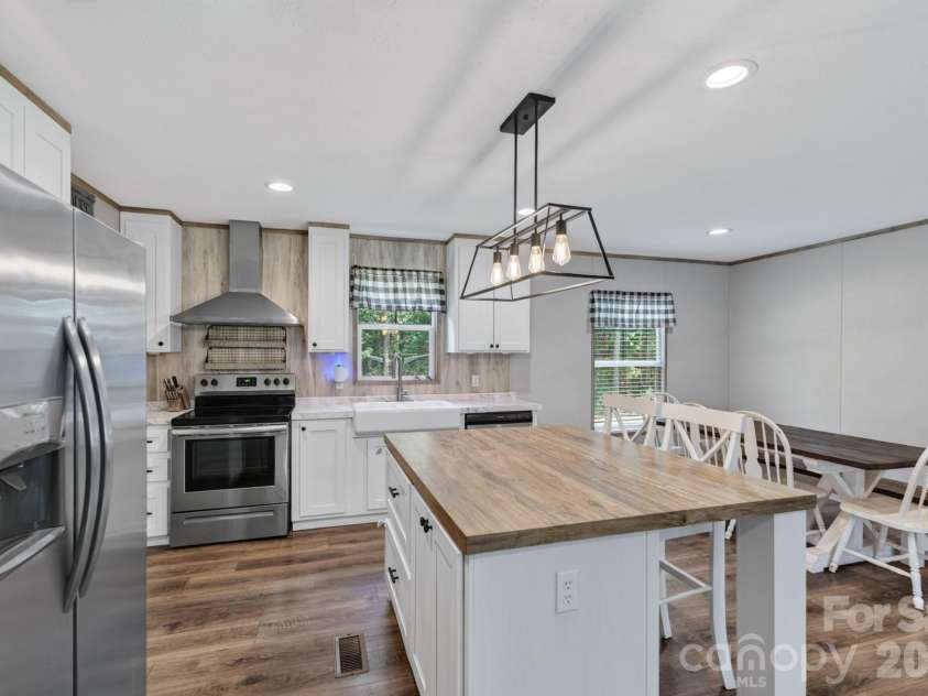609 Edwards Road, Fort Lawn, SC 29714.  MLS# CAR4405832, YatesRealty ID 38544. 