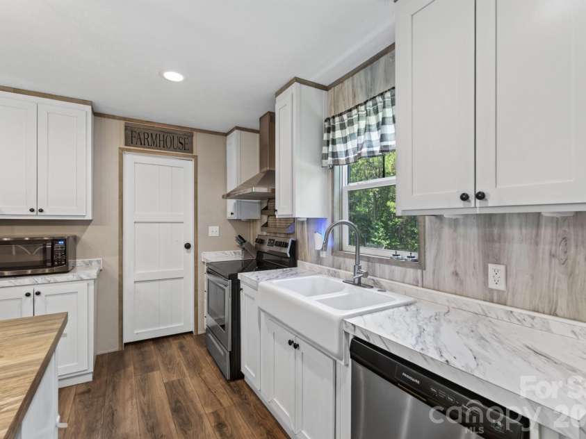 609 Edwards Road, Fort Lawn, SC 29714.  MLS# CAR4405832, YatesRealty ID 38544. 