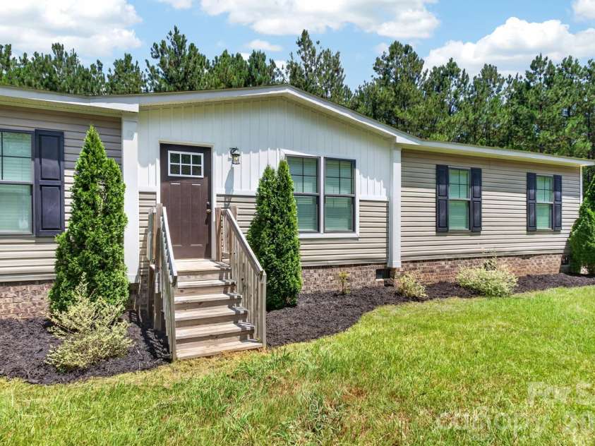 609 Edwards Road, Fort Lawn, SC 29714.  MLS# CAR4405832, YatesRealty ID 38544. 