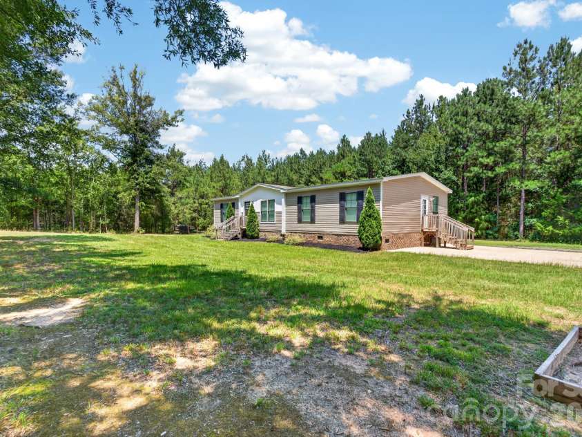 609 Edwards Road, Fort Lawn, SC 29714.  MLS# CAR4405832, YatesRealty ID 38544. 
