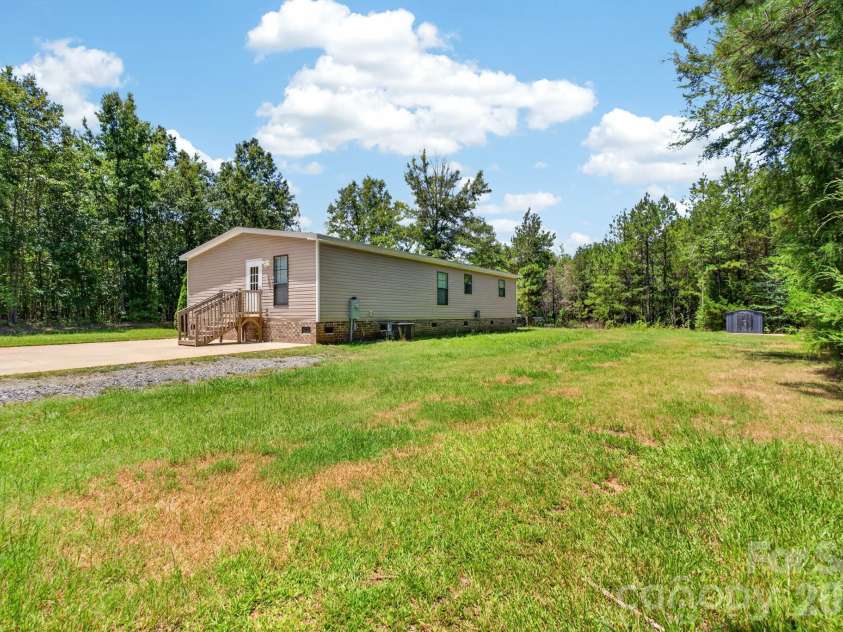 609 Edwards Road, Fort Lawn, SC 29714.  MLS# CAR4405832, YatesRealty ID 38544. 