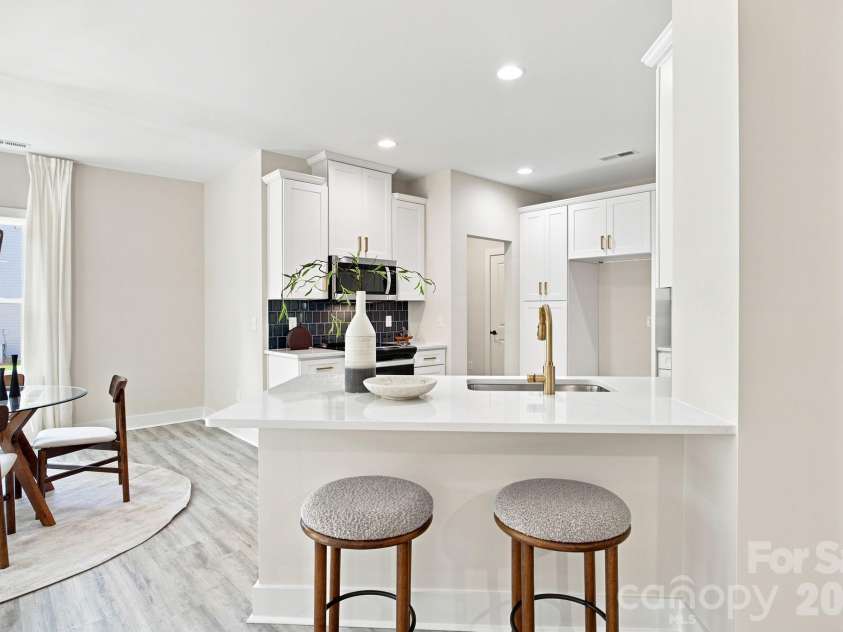 402 North Street, Dallas, NC 28034.  MLS# CAR4405932, YatesRealty ID 38545. 