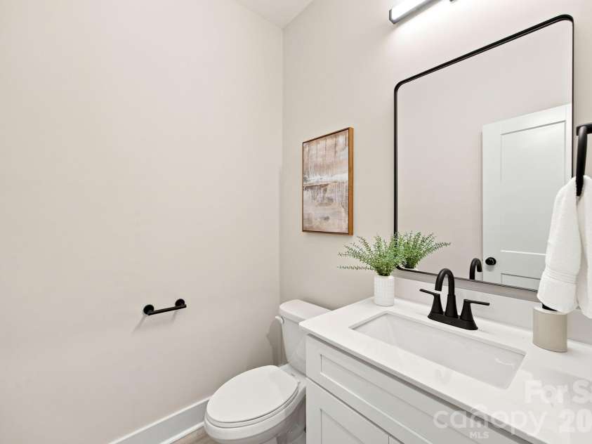 402 North Street, Dallas, NC 28034.  MLS# CAR4405932, YatesRealty ID 38545. 