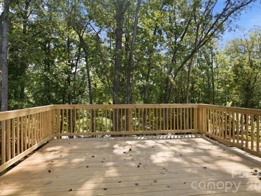 402 North Street, Dallas, NC 28034.  MLS# CAR4405932, YatesRealty ID 38545. 