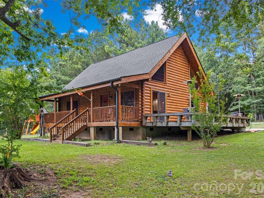 3448 Center Road, Chester, SC 29706.  MLS# CAR4403921, YatesRealty ID 38546. Covered Front Porch