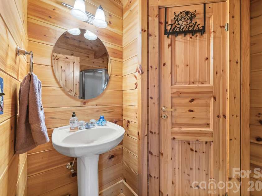 3448 Center Road, Chester, SC 29706.  MLS# CAR4403921, YatesRealty ID 38546. Full Bathroom Upstairs