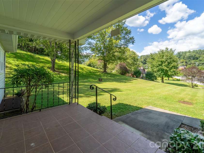 144 Cherry Street, Sylva, NC 28779.  MLS# CAR4355925, YatesRealty ID 3855. 
