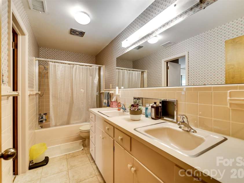 144 Cherry Street, Sylva, NC 28779.  MLS# CAR4355925, YatesRealty ID 3855. 