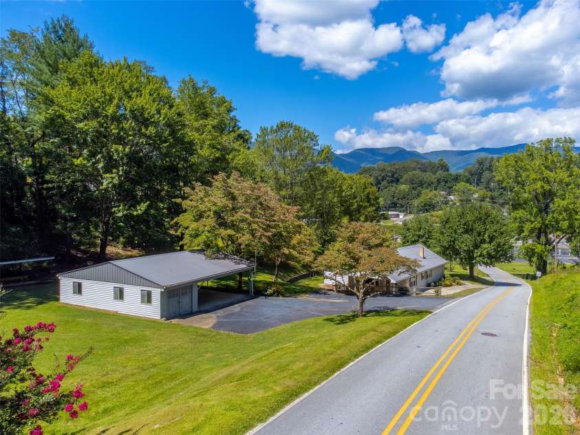 144 Cherry Street, Sylva, NC 28779.  MLS# CAR4355925, YatesRealty ID 3855. 