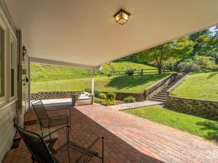 144 Cherry Street, Sylva, NC 28779.  MLS# CAR4421038, YatesRealty ID 3855. 
