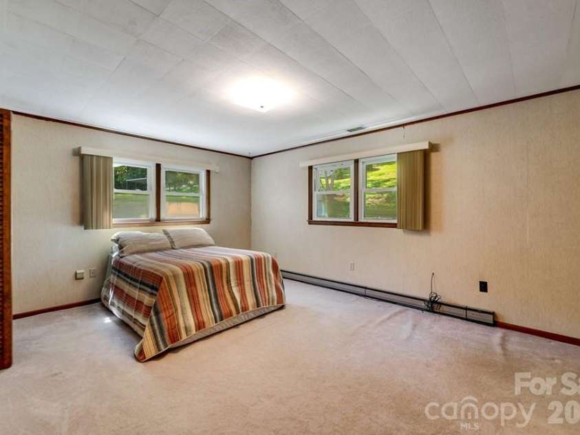 144 Cherry Street, Sylva, NC 28779.  MLS# CAR4421038, YatesRealty ID 3855. 