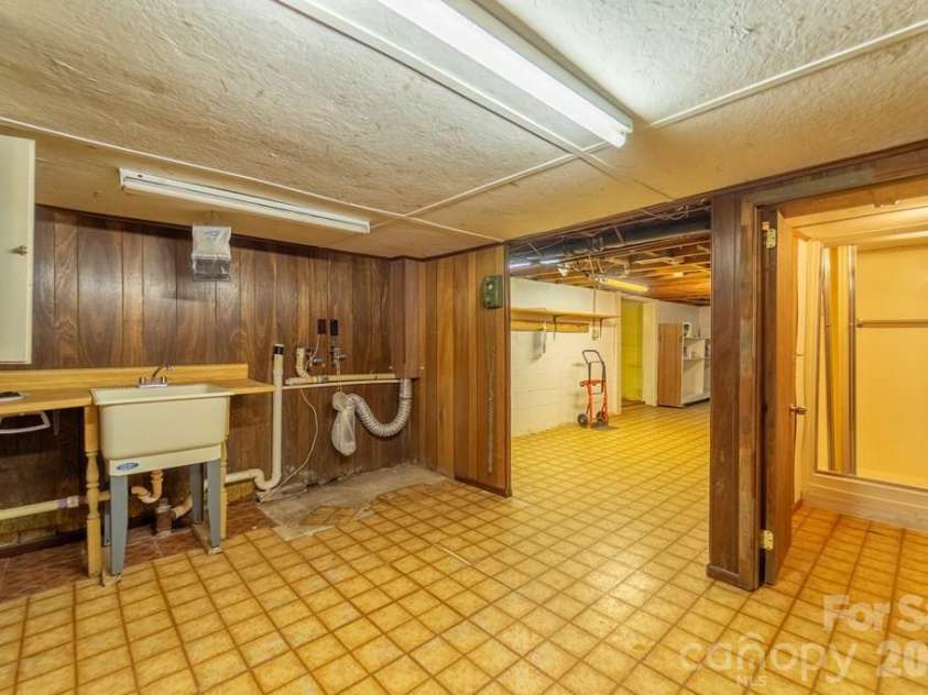 144 Cherry Street, Sylva, NC 28779.  MLS# CAR4421038, YatesRealty ID 3855. 